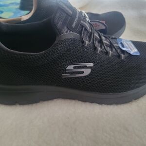 Sketchers Women's black no lace comfy size 10 Wide